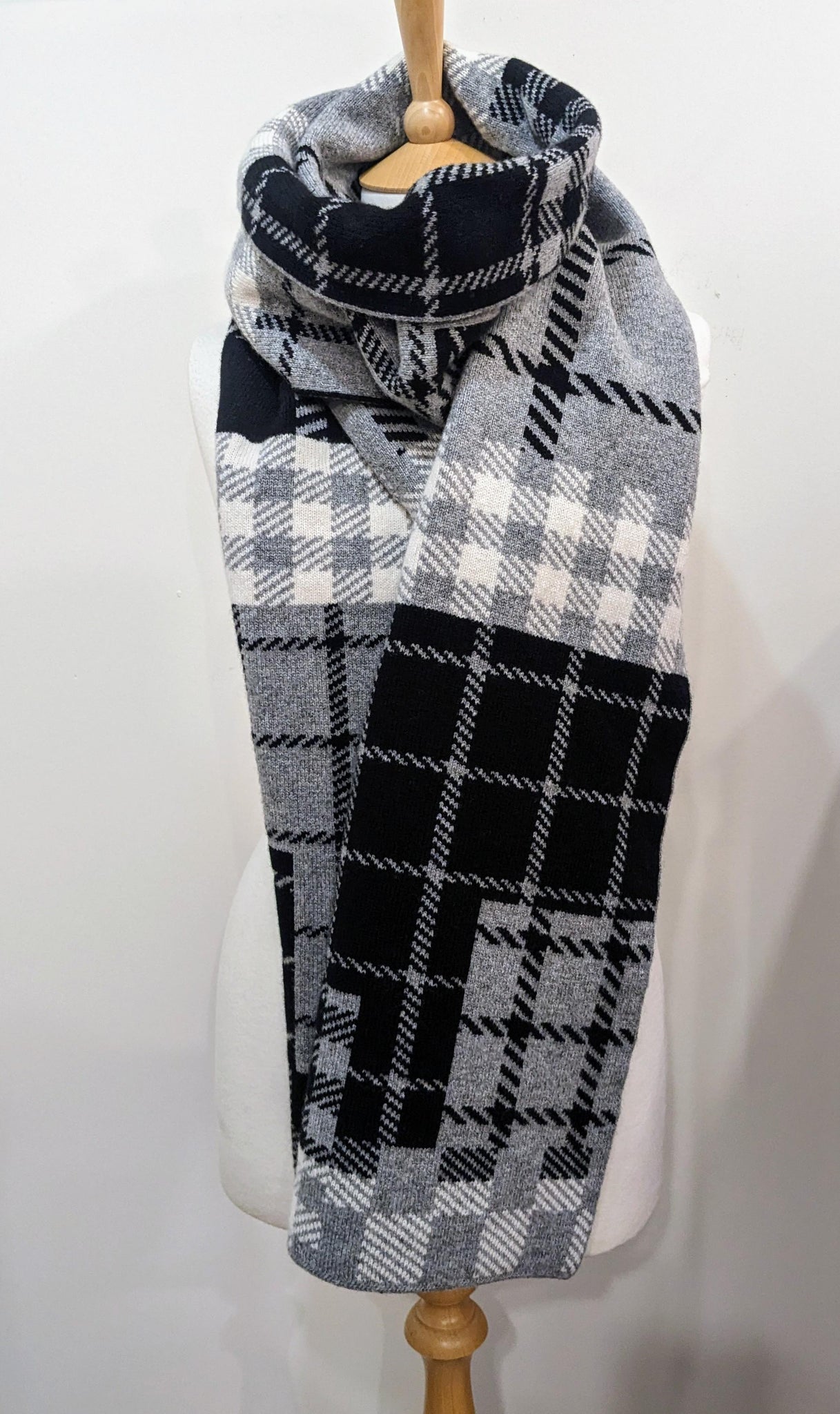 Check Patch Blanket Scarf In Mono